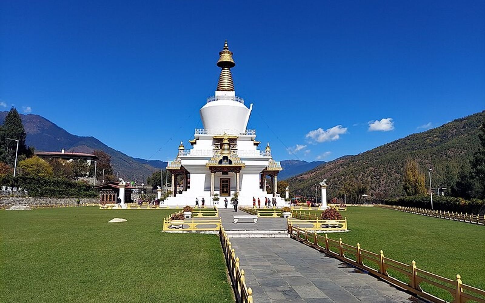 Hiking Western Bhutan-8 Days
